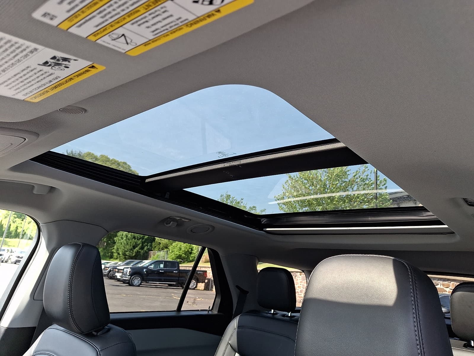 Ford Explorer 2022 — photo 35