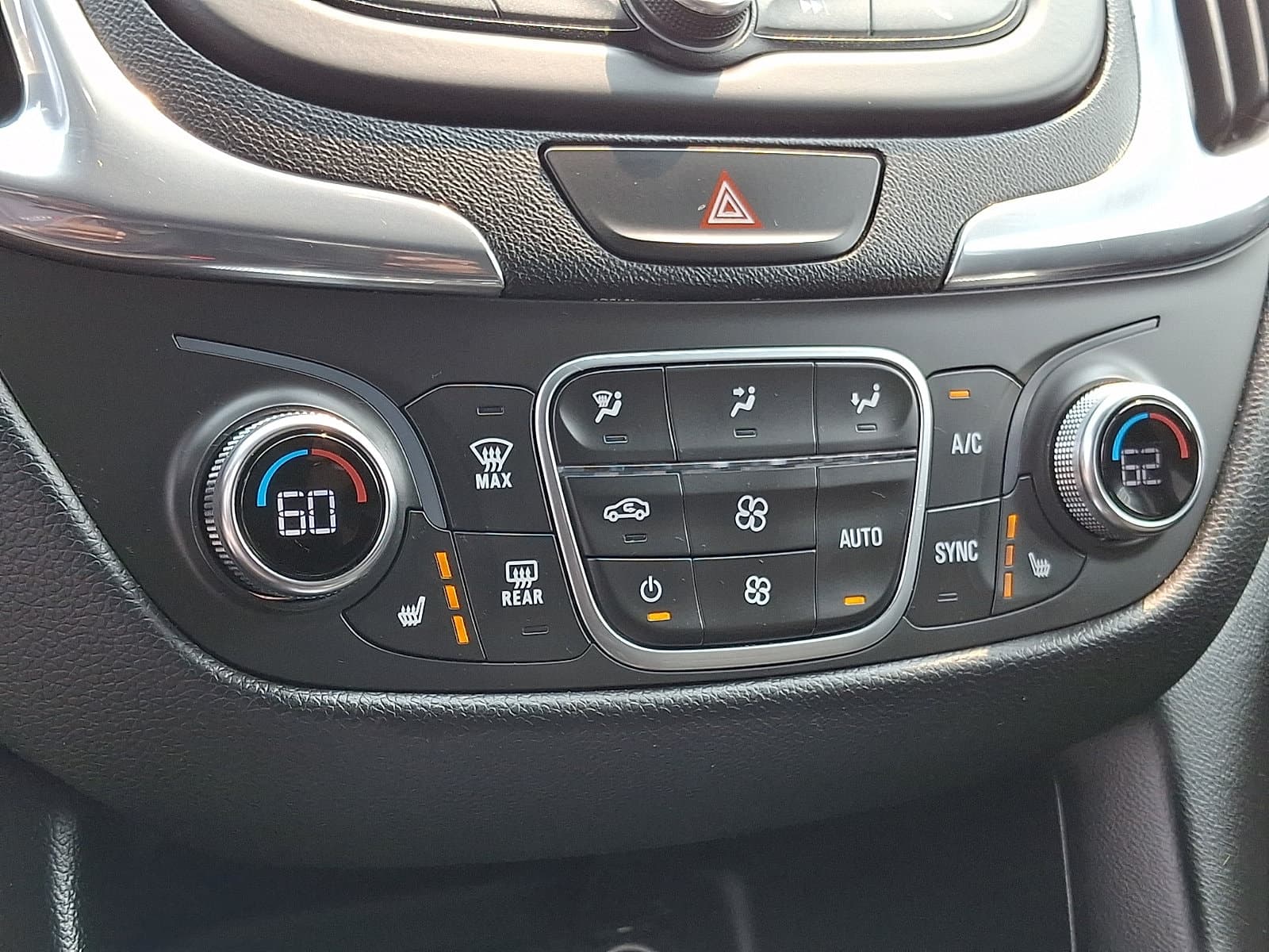 Chevrolet Equinox 2019 — photo 35