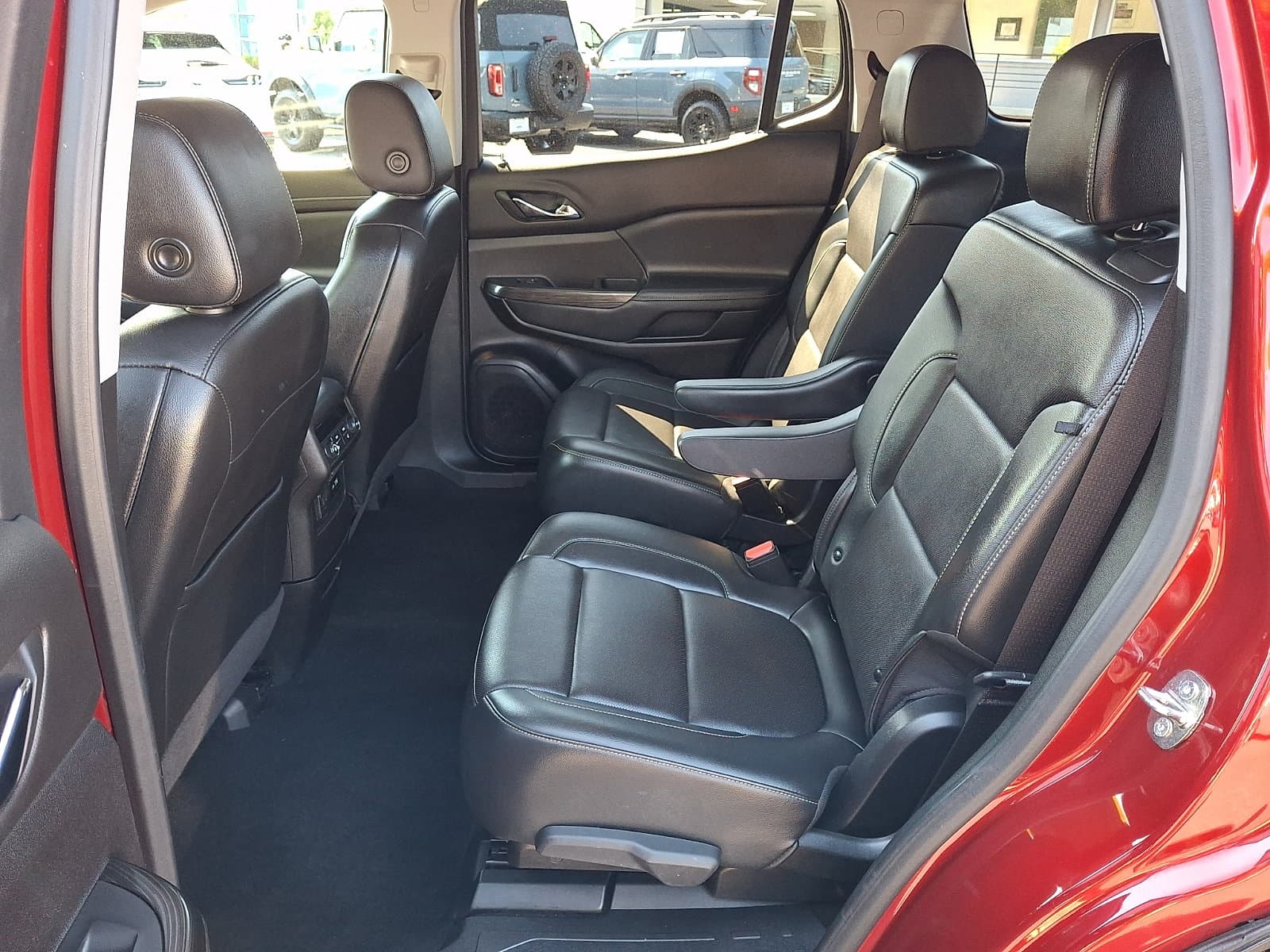 GMC Acadia 2023 — photo 23