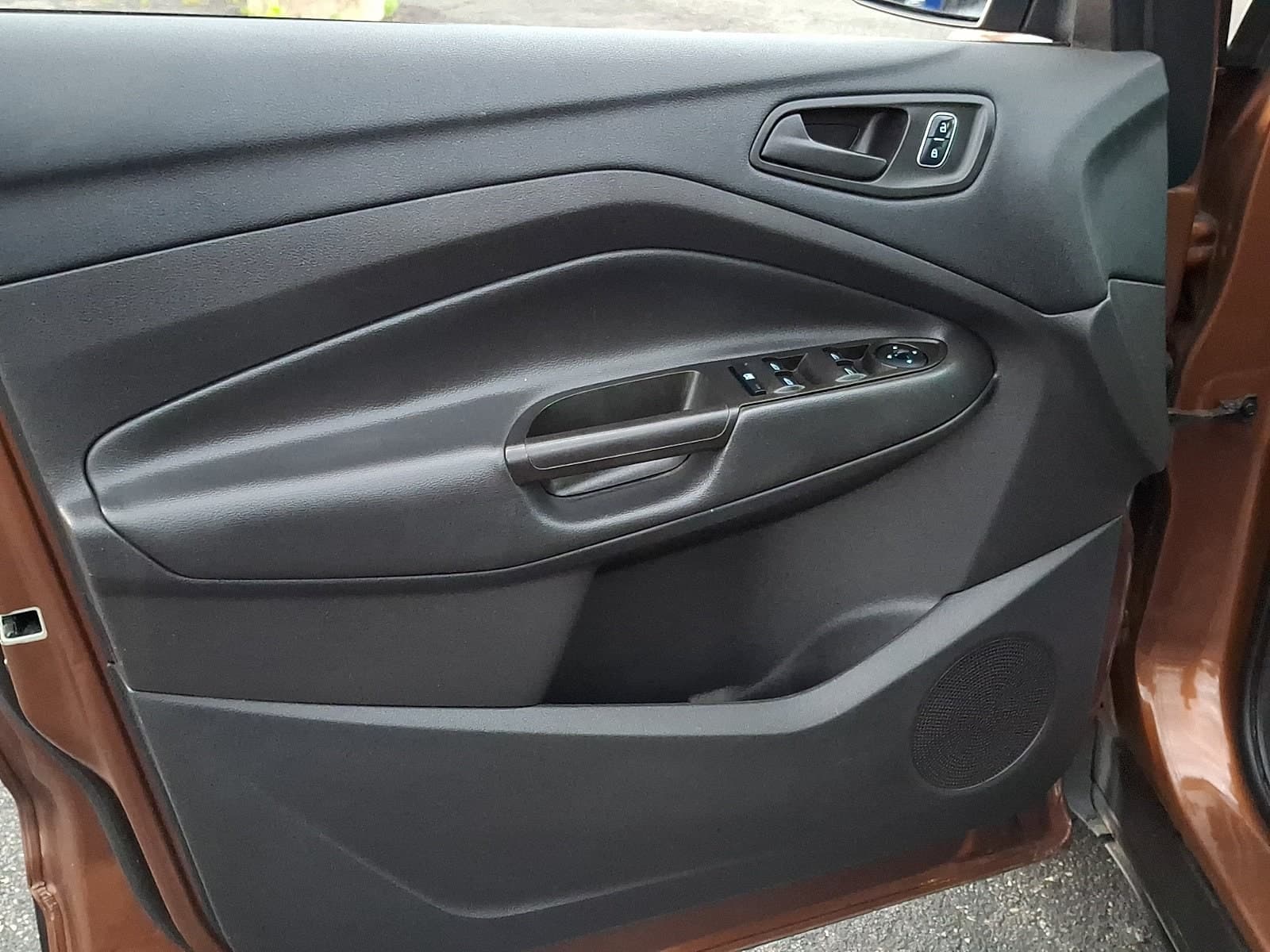 Ford Escape 2017 — photo 29
