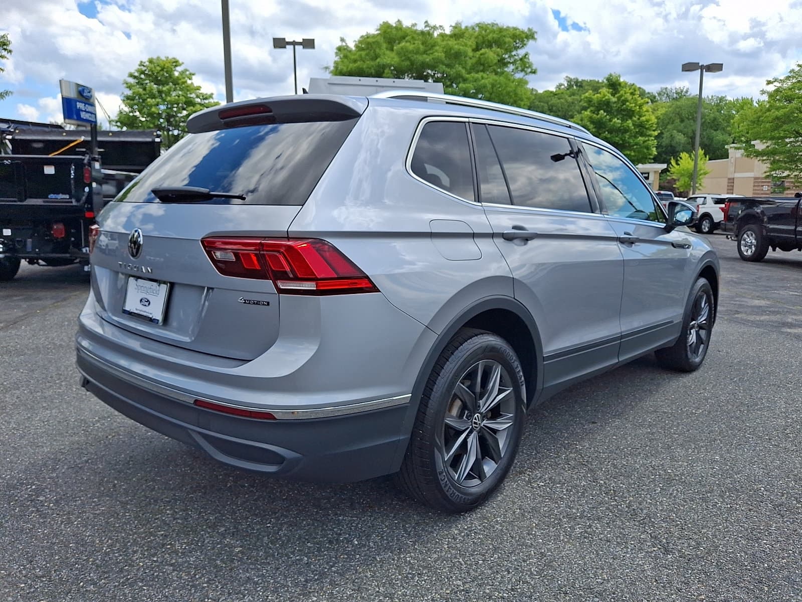 Volkswagen Tiguan 2023 — photo 10