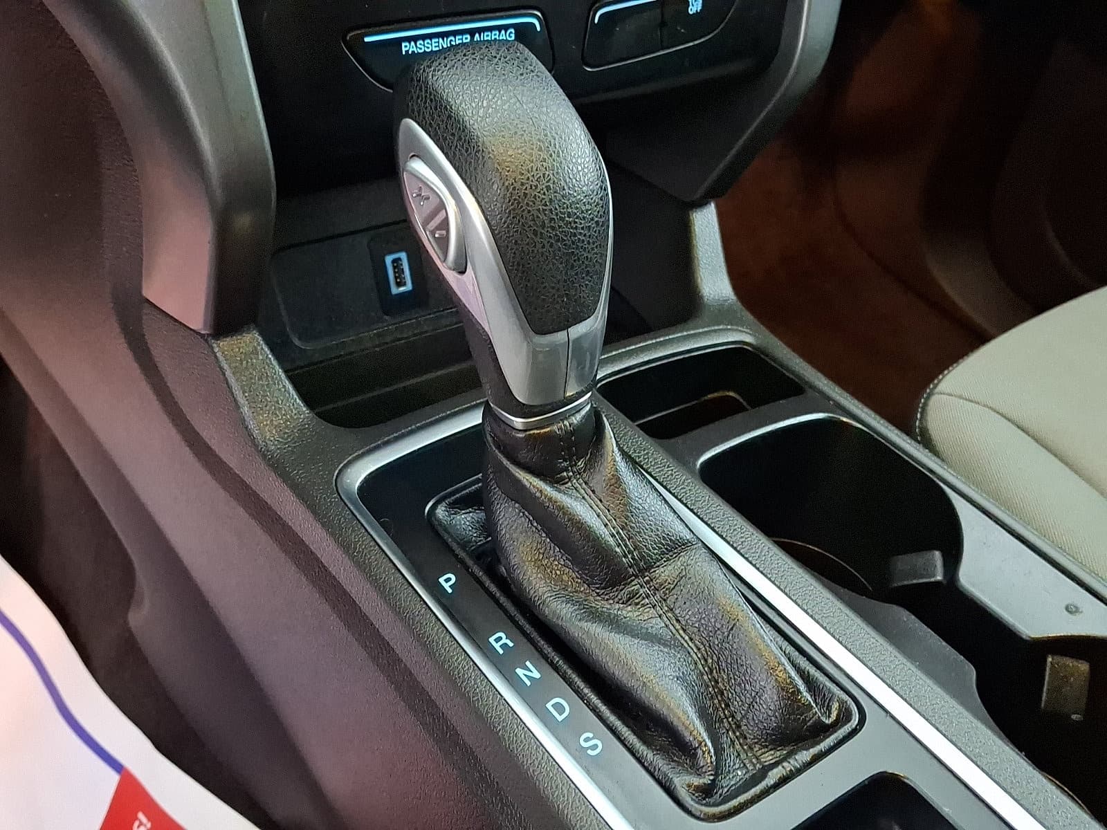 Ford Escape 2017 — photo 33