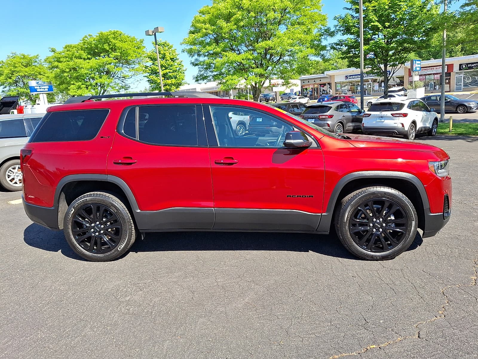 GMC Acadia 2023 — photo 11