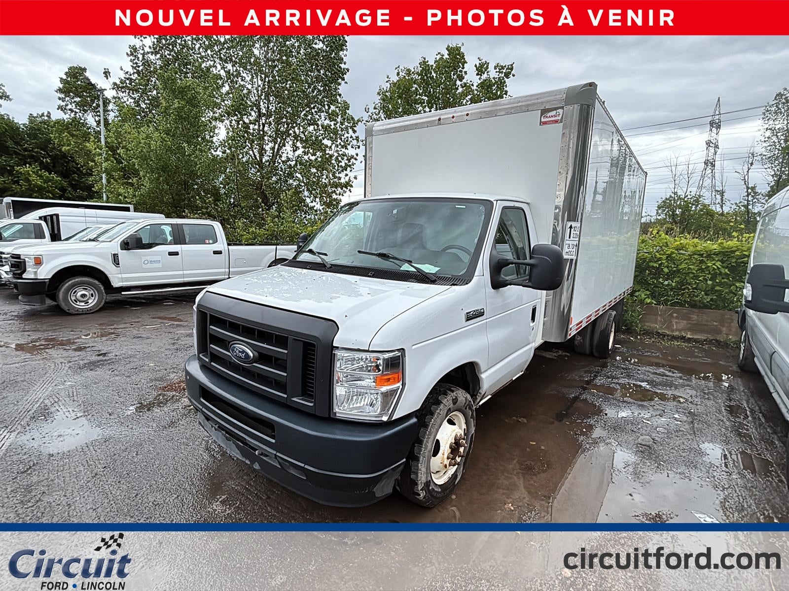 Ford E-450 2023 à vendre à Lachute