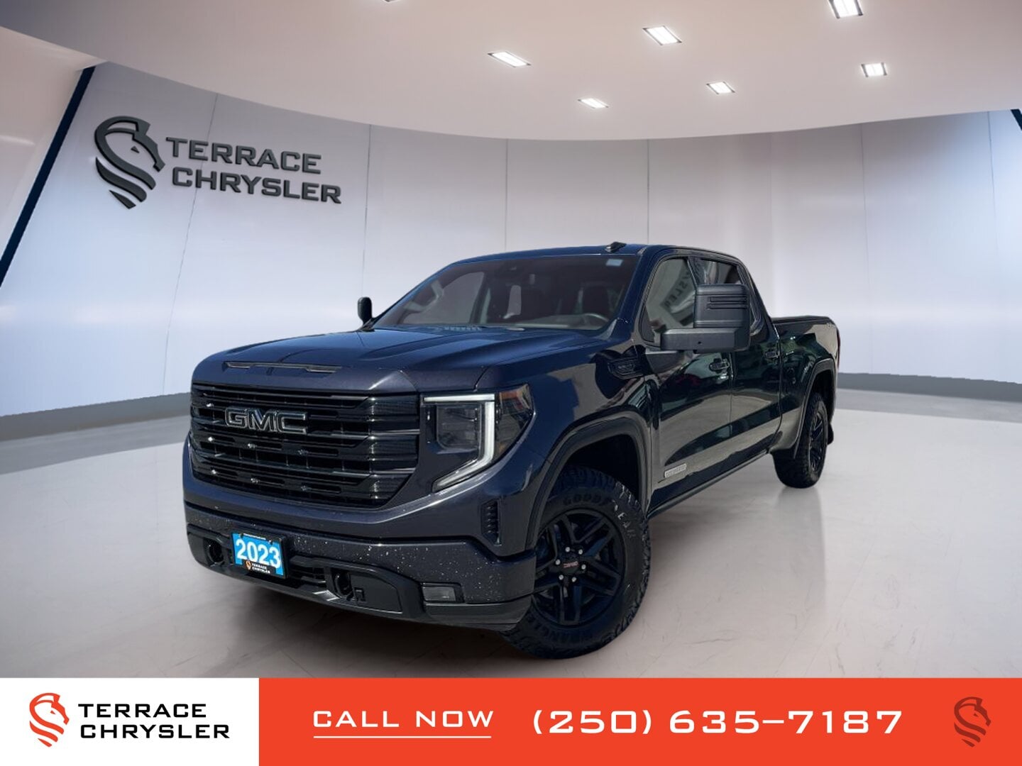GMC Sierra 1500 Crew Cab Standard Box 4-Wheel Drive Elevation 2023 Black à vendre à Terrace