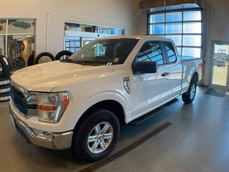 Ford F-150 2022 Oxford White à vendre à Medicine Hat